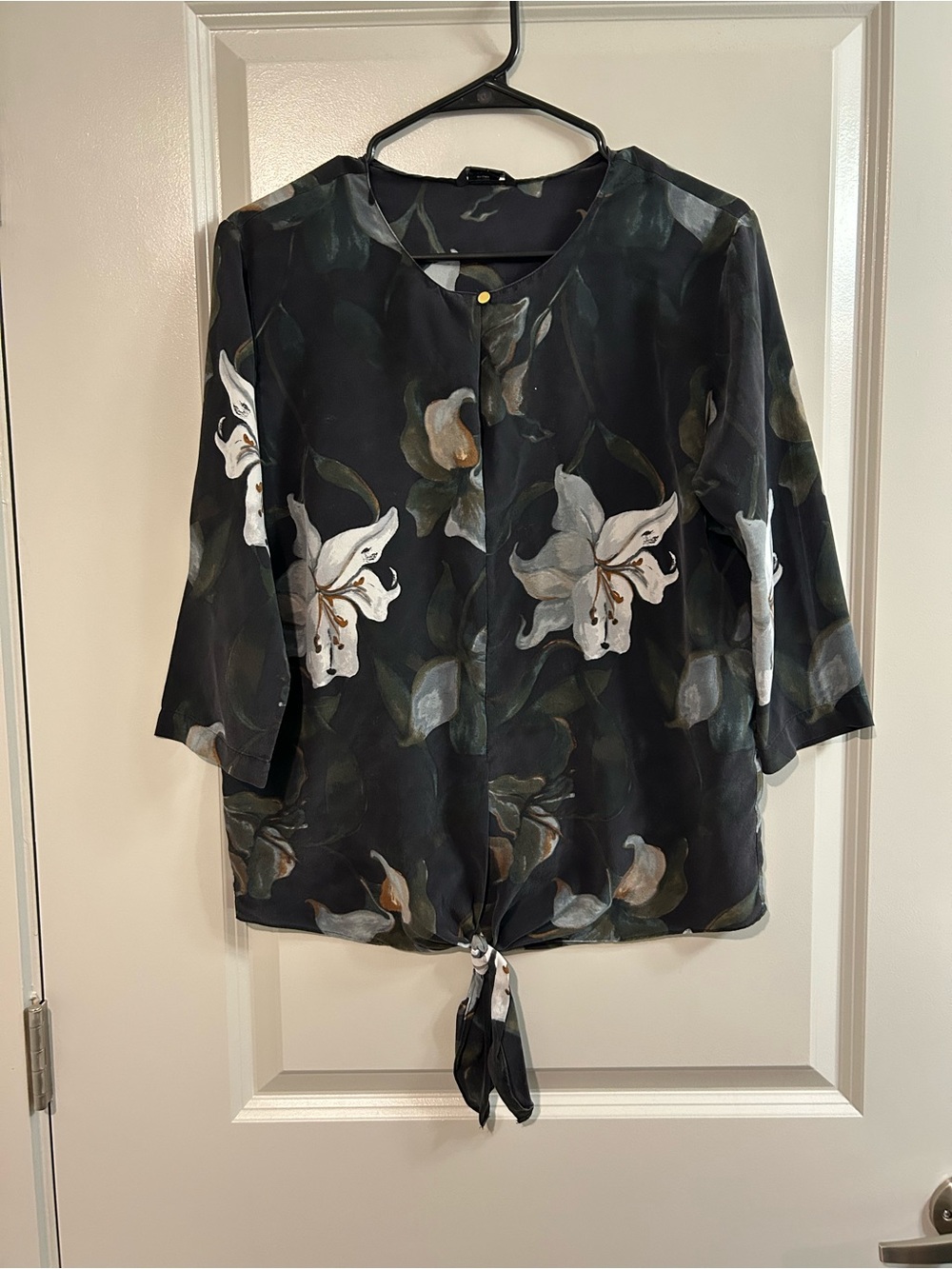 Club Monaco Black Floral Tie-Hem Blouse